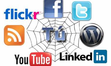 ATRAPADAS EN LAS REDES.