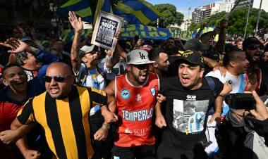 Cuáles son las barras bravas que marcharon con los jubilados y se enfrentaron con la policía