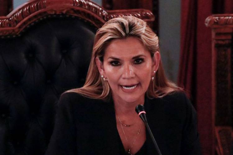 TEOCRACIA, TILINGUERÍA Y DISCRIMINACIÓN.