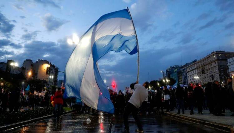 ¡ESTOS NEGROS DE MIERDA!