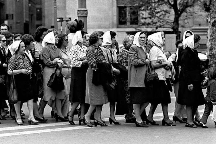 Madres de la plaza de mayo