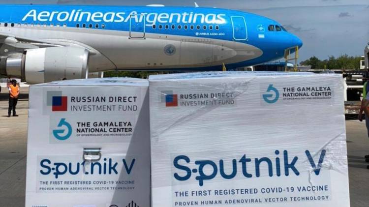 Partió un nuevo vuelo de Aerolíneas Argentinas en busca de vacunas Sputnik V