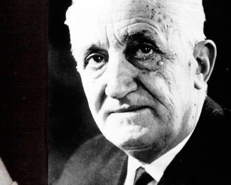 ARTURO ILLIA, FIGURA EJEMPLAR