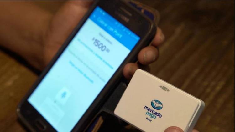 Cinco claves para entender la pelea entre Mercado Libre y los bancos tradicionales