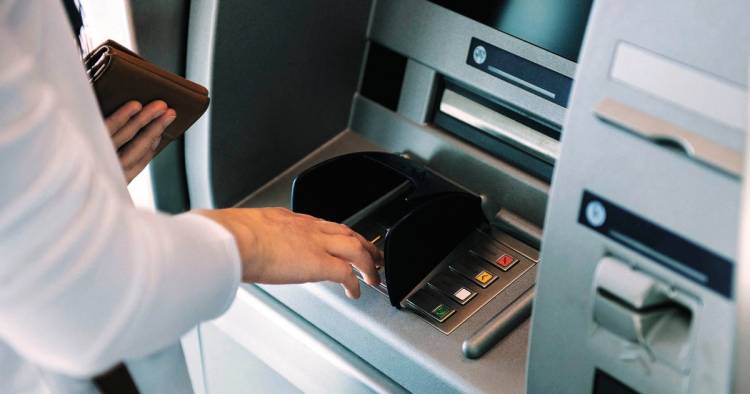 Retirar dinero de un cajero automático ya puede costar hasta $5.000: en qué casos es gratis